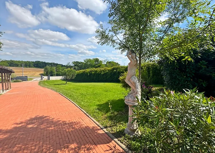 Дом отдыха La Belle Landaise *